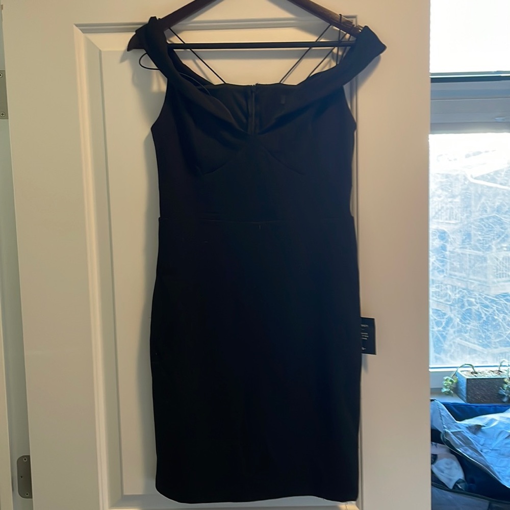 Lulus off the shoulder dress. Black size M